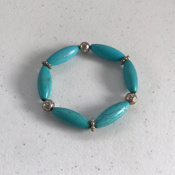 Vintage Jewelry - Vintage Faux Turquoise and Silver Bead Stretch Bracelet